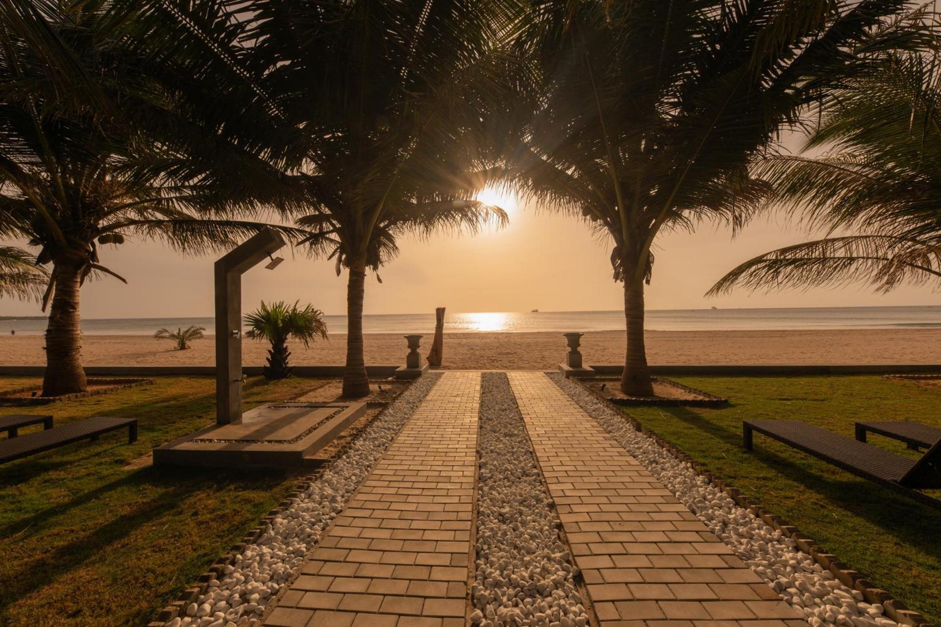 Uppuveli Beach By Dsk Trincomalee Exterior foto