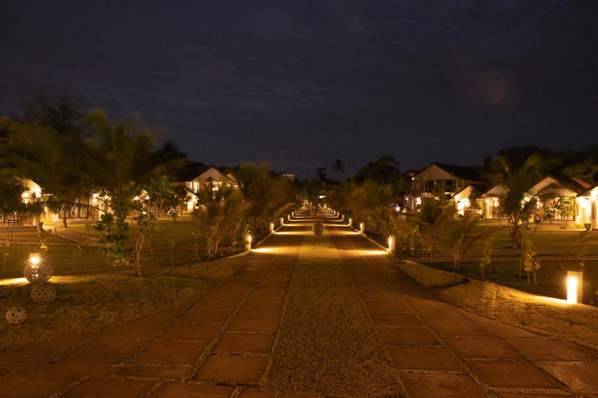 Uppuveli Beach By Dsk Trincomalee Exterior foto